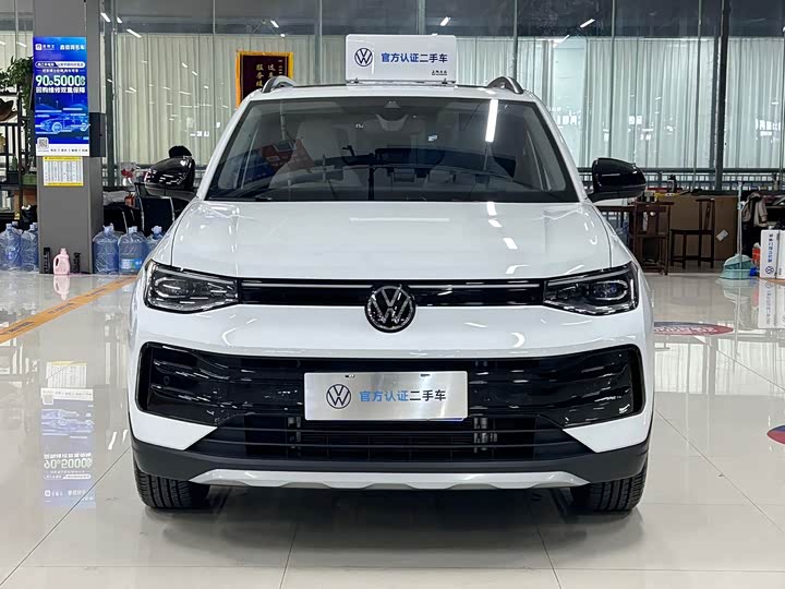 Фото 2 - Volkswagen Tharu