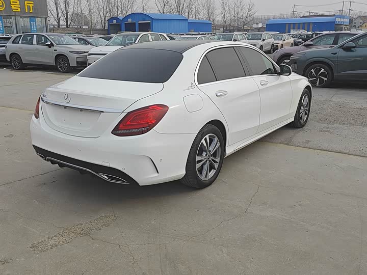 Фото 9 - Mercedes-Benz C-Class