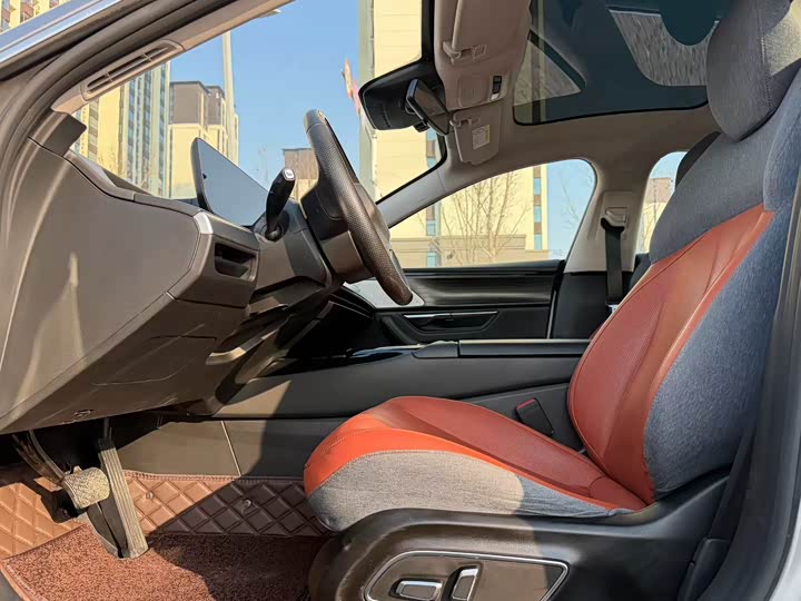 Фото 3 - XPeng P7