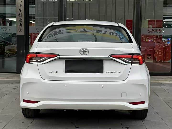 Фото 5 - Toyota Corolla