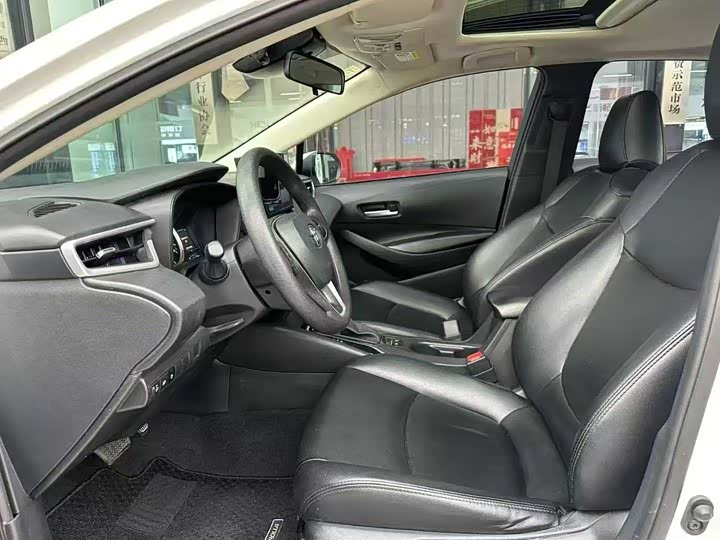 Фото 6 - Toyota Corolla