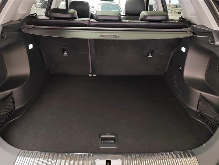 Photo 4 - Hongqi HS5