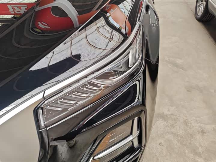 Photo 5 - Hongqi HS5