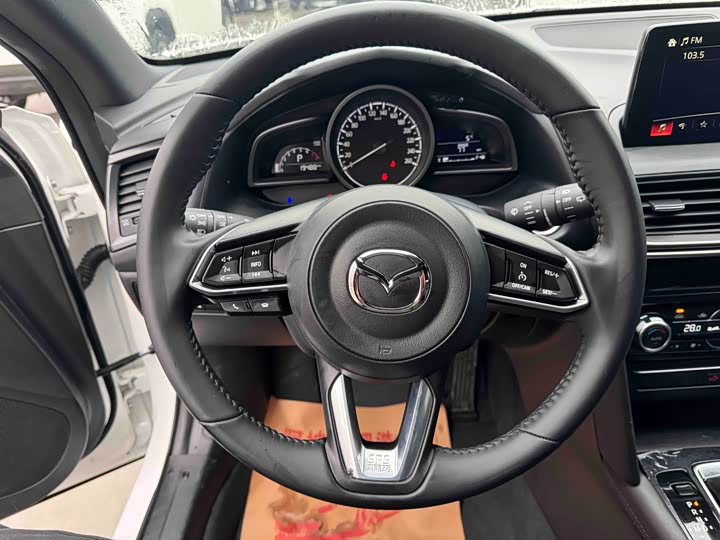 Фото 8 - Mazda CX-4