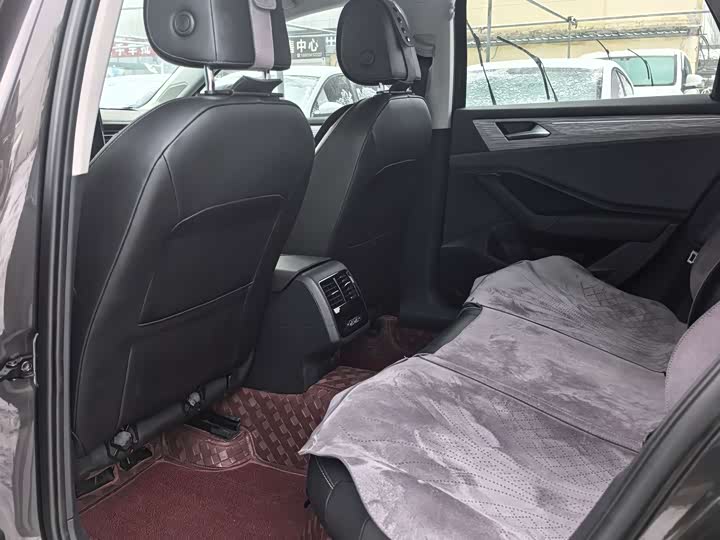 Фото 9 - Volkswagen Sagitar L