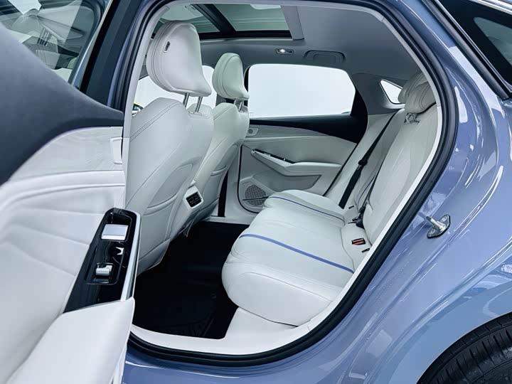 Фото 7 - Geely Preface L