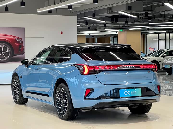 Photo 5 - Zeekr 001