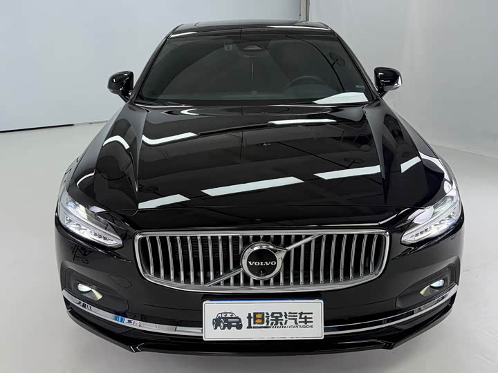Photo 2 - Volvo S90
