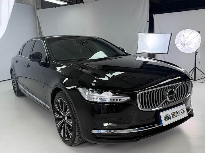 Photo 3 - Volvo S90
