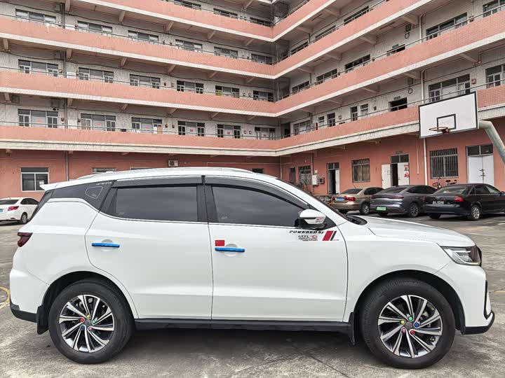 Фото 4 - Geely Vision X6