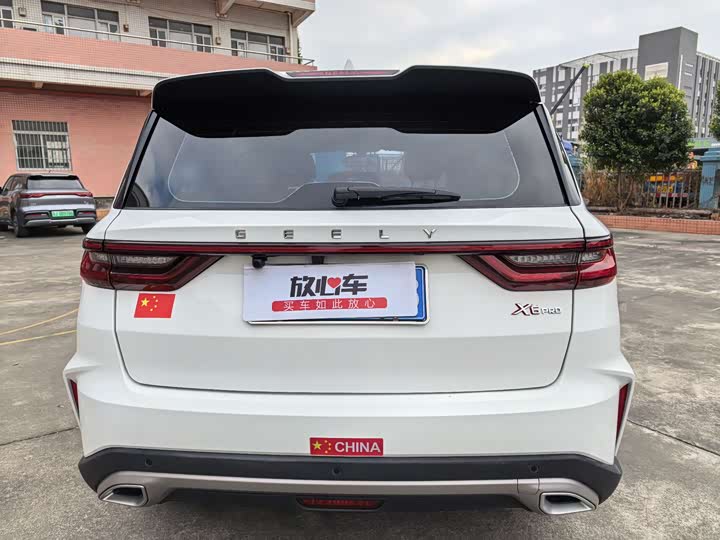 Фото 6 - Geely Vision X6