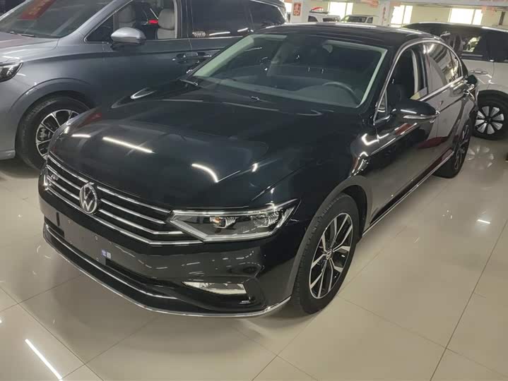 Фото 1 - Volkswagen Magotan