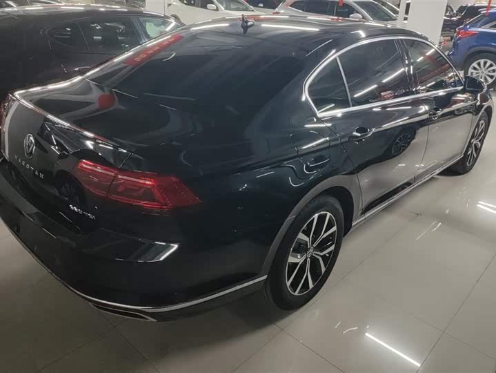 Фото 3 - Volkswagen Magotan