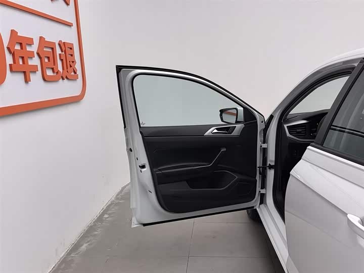 Фото 8 - Volkswagen Polo