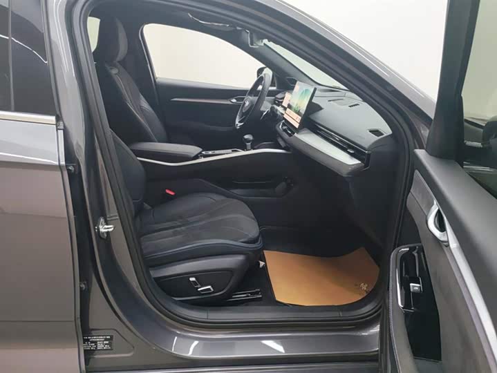 Фото 8 - Geely Preface