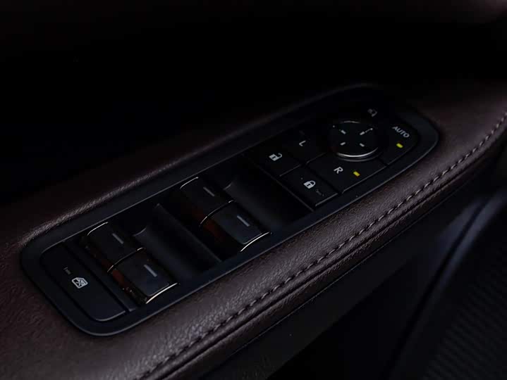 Фото 3 - Lexus RX