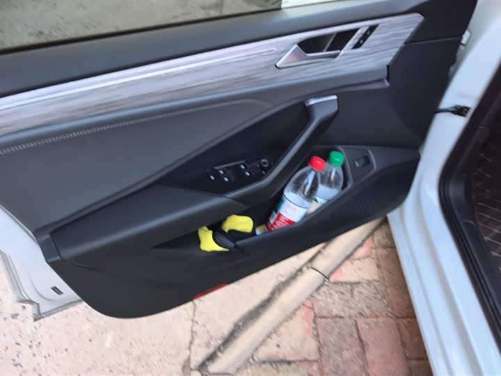 Фото 7 - Volkswagen Sagitar L