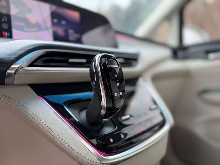 Фото 8 - Buick GL8 ES