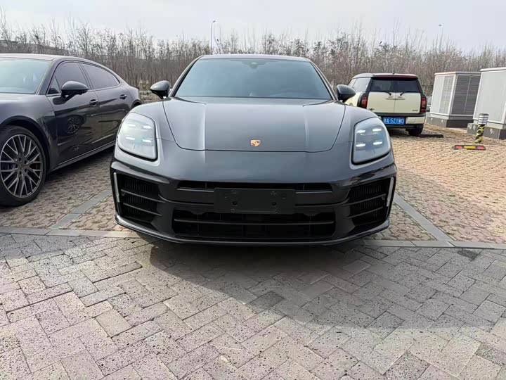 Фото 2 - Porsche Panamera