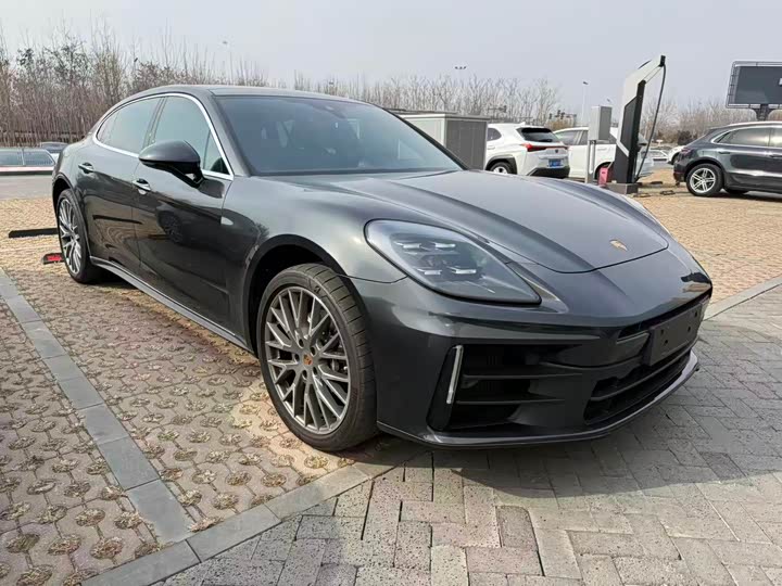 Фото 3 - Porsche Panamera
