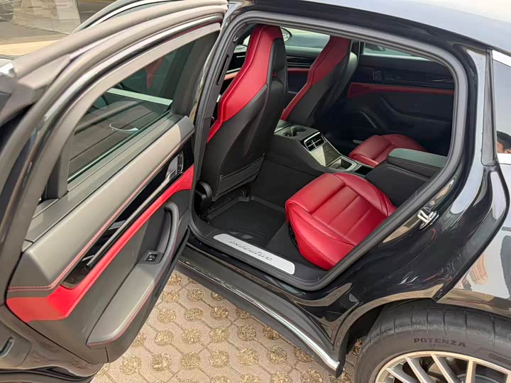 Фото 5 - Porsche Panamera