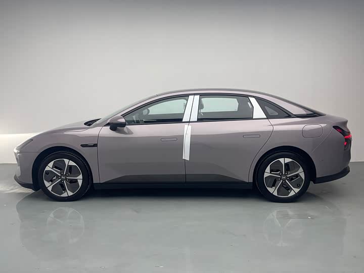 Фото 8 - XPeng Mona M03