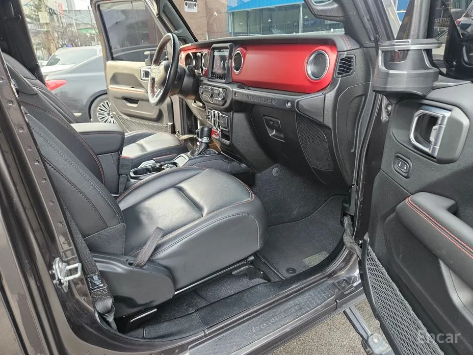 Фото 14 - Jeep Wrangler