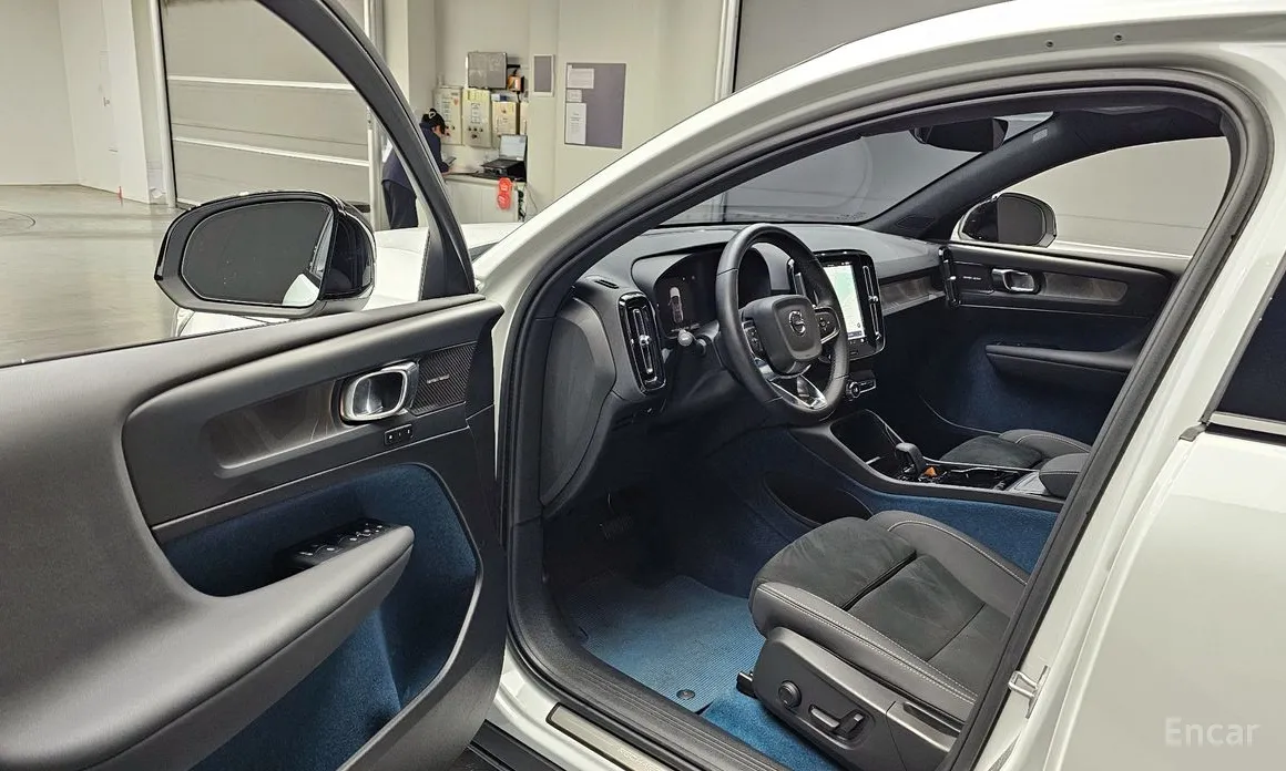 Фото 10 - Volvo C40