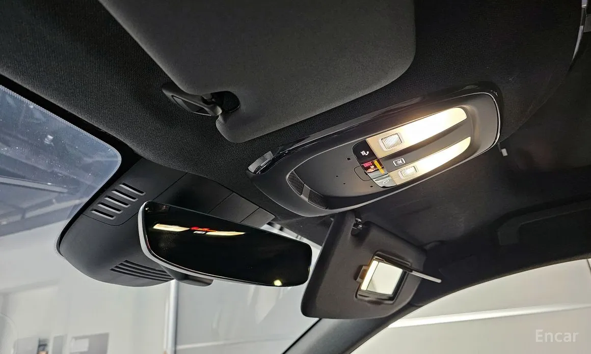 Фото 16 - Volvo C40