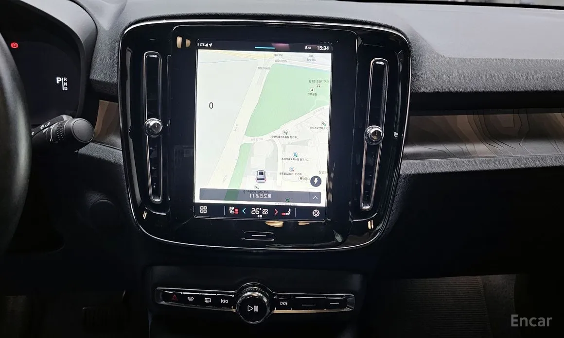 Фото 19 - Volvo C40