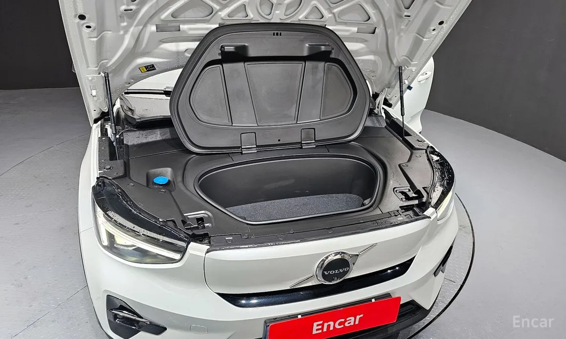 Фото 6 - Volvo C40