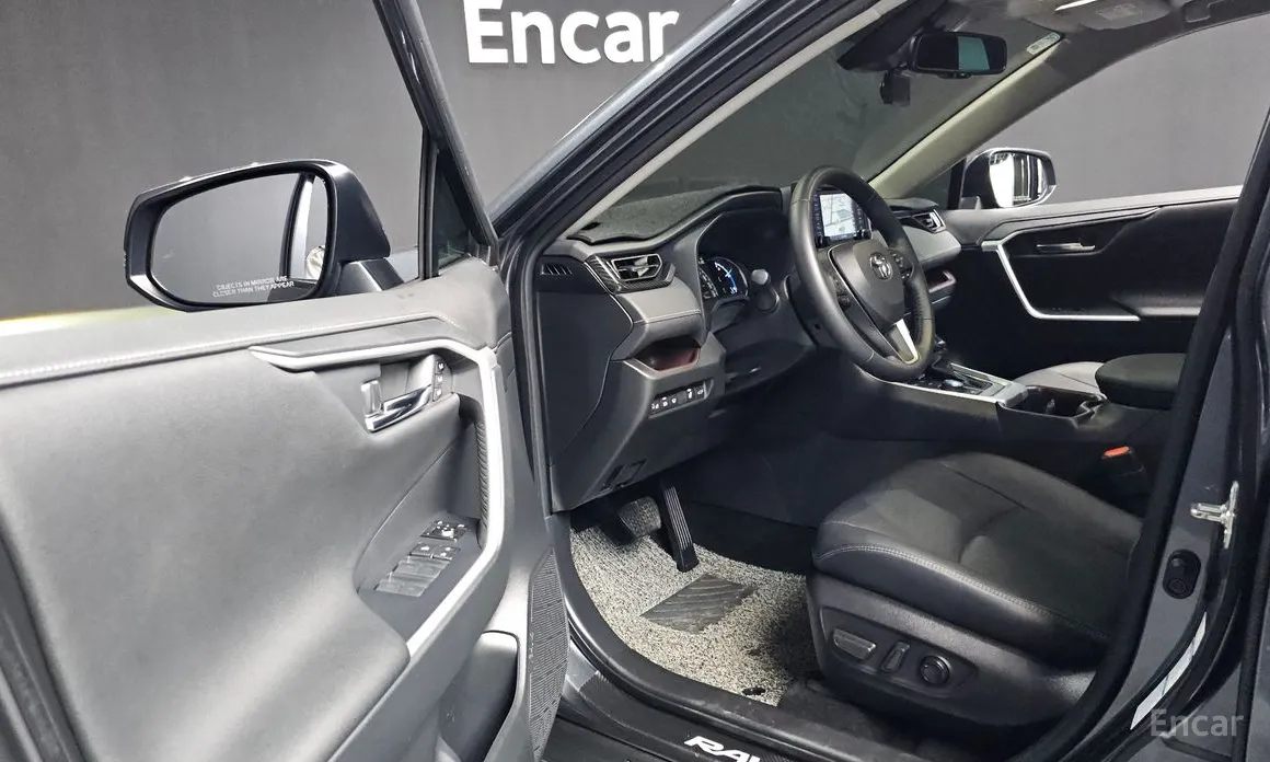 Photo 10 - Toyota RAV4