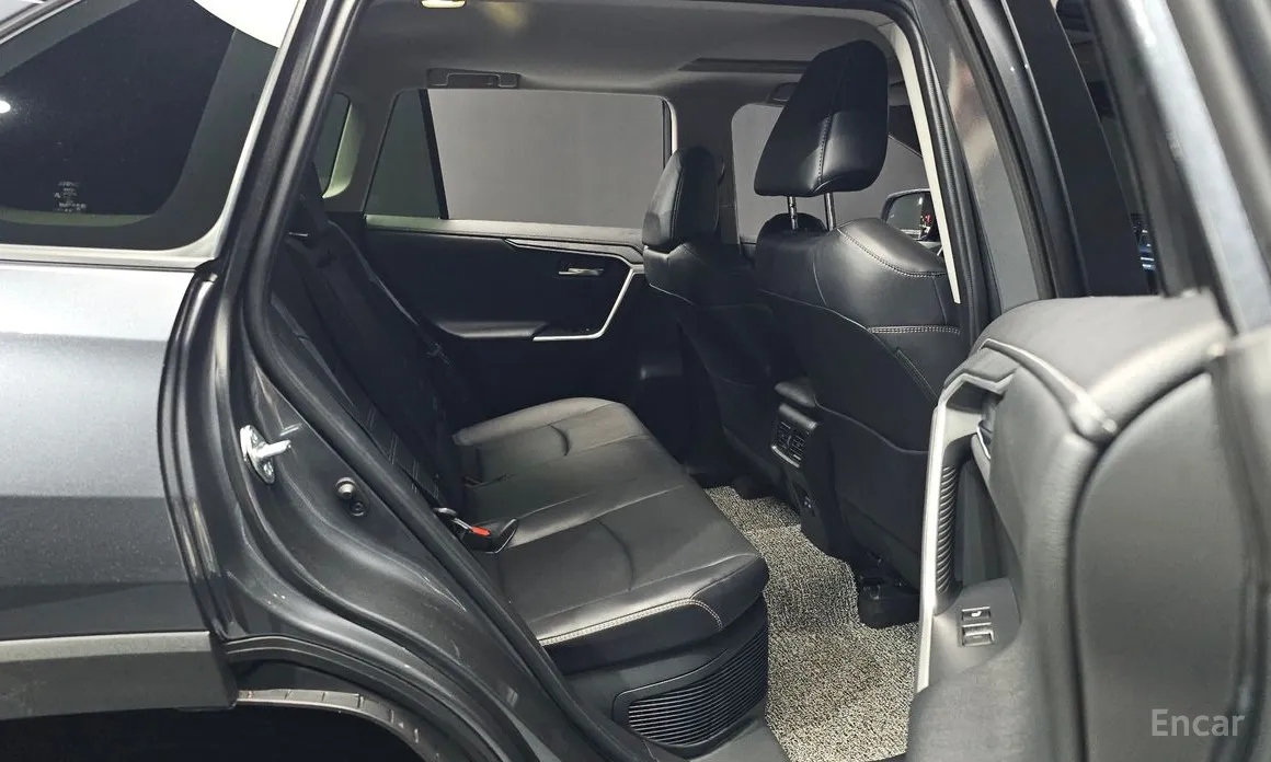 Photo 12 - Toyota RAV4