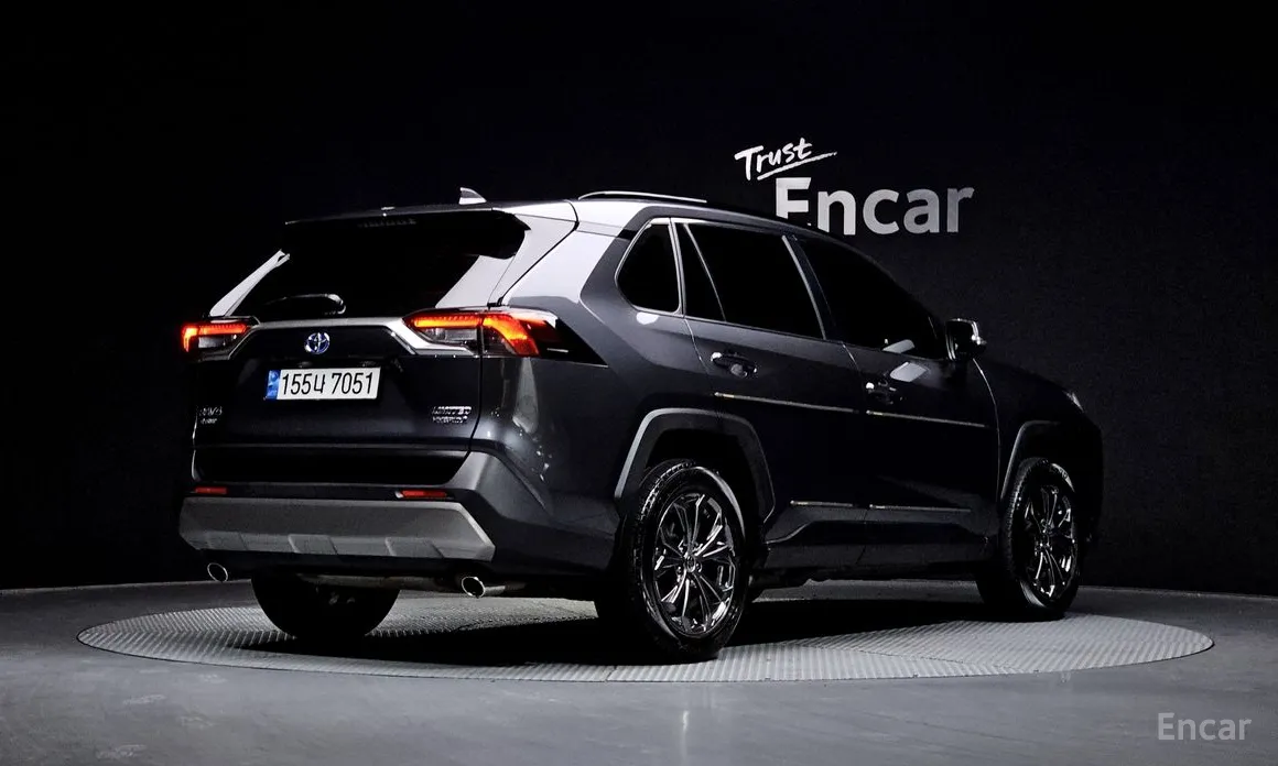 Photo 2 - Toyota RAV4