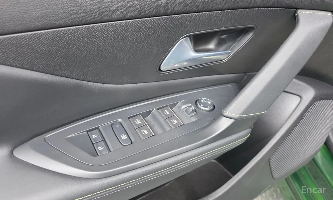 Фото 13 - Peugeot 308