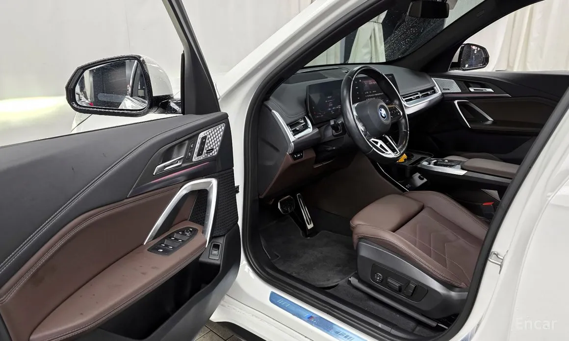 Фото 10 - BMW iX1