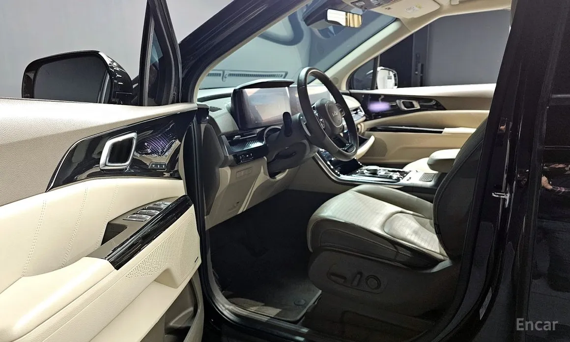 Фото 10 - Kia Carnival