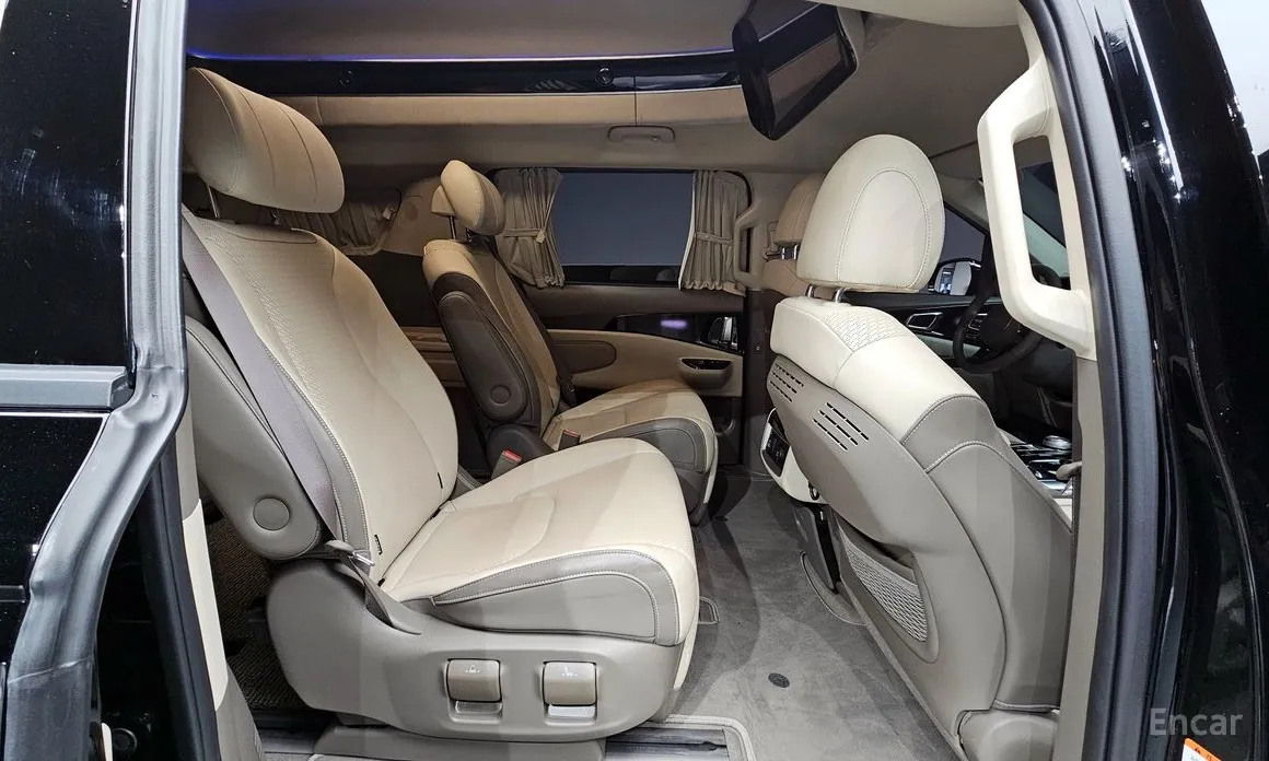 Фото 12 - Kia Carnival