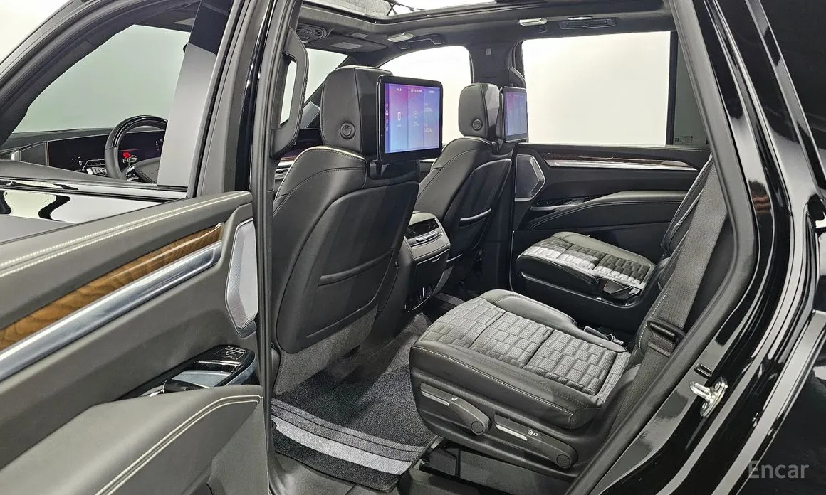 Фото 11 - Cadillac Escalade