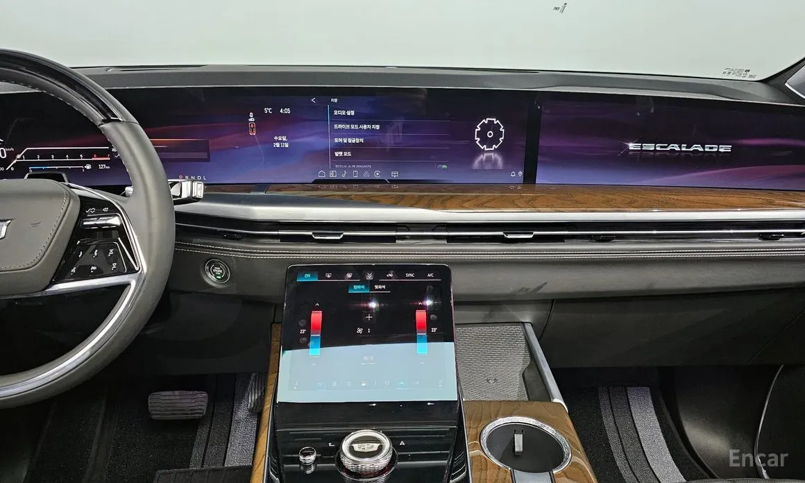 Фото 18 - Cadillac Escalade