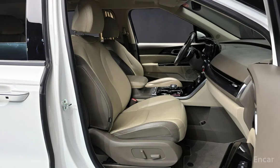 Фото 10 - Kia Carnival