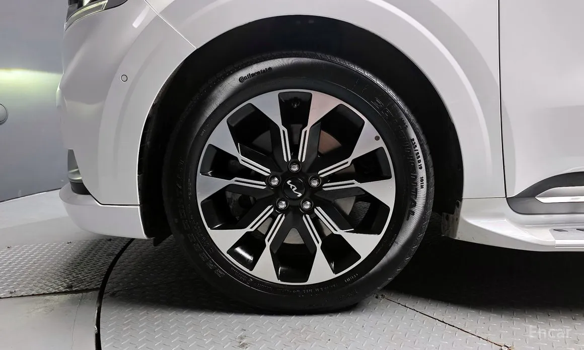 Фото 5 - Kia Carnival