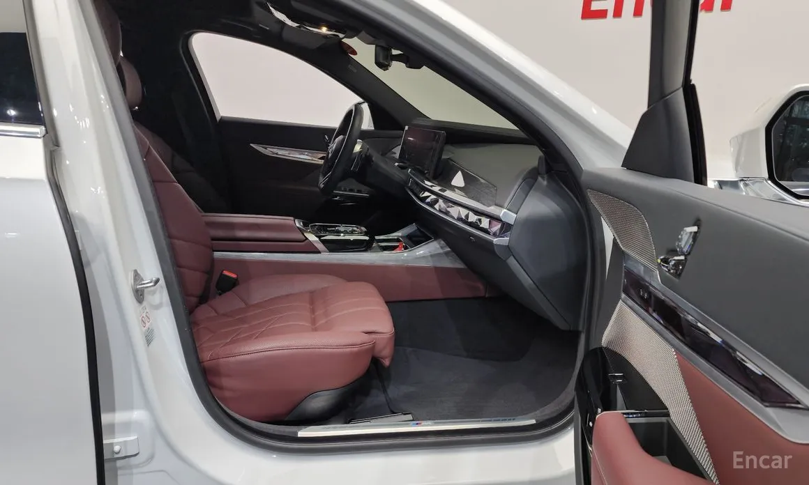 Фото 11 - BMW 7 Series