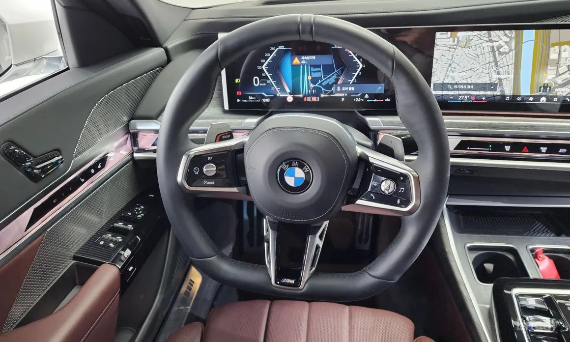 Фото 13 - BMW 7 Series