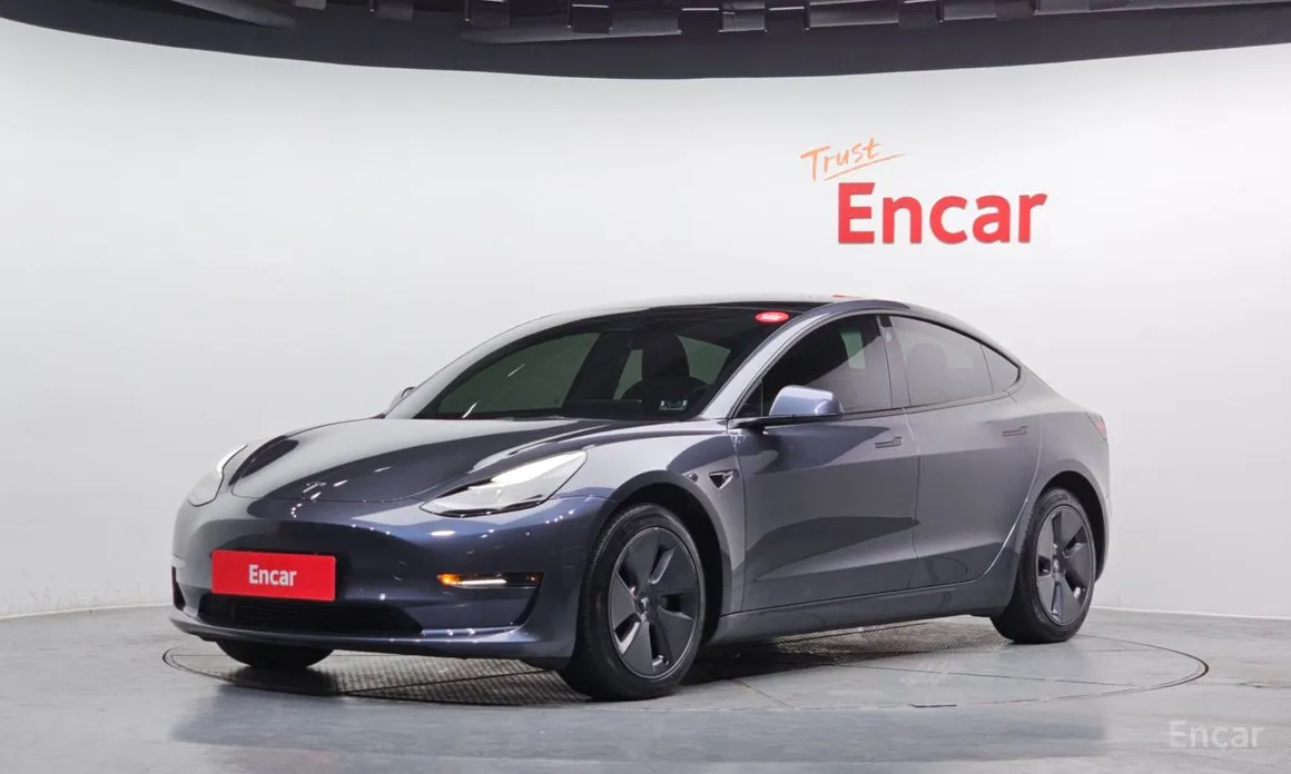 Фото 1 - Tesla Model 3