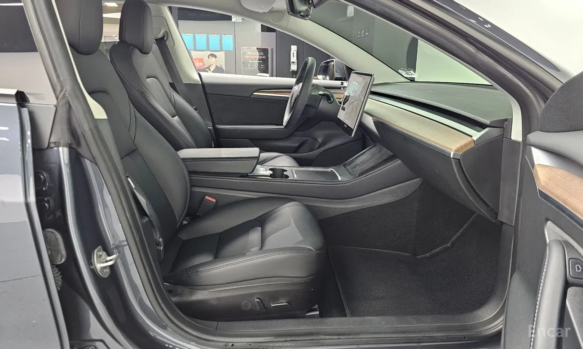 Фото 11 - Tesla Model 3