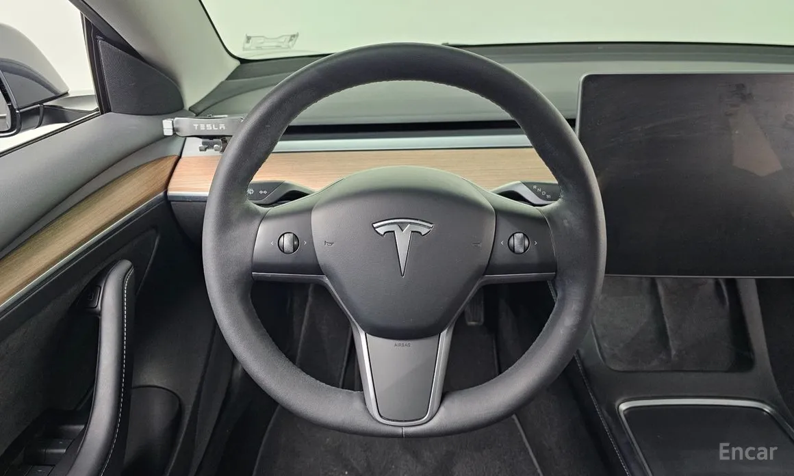 Фото 13 - Tesla Model 3