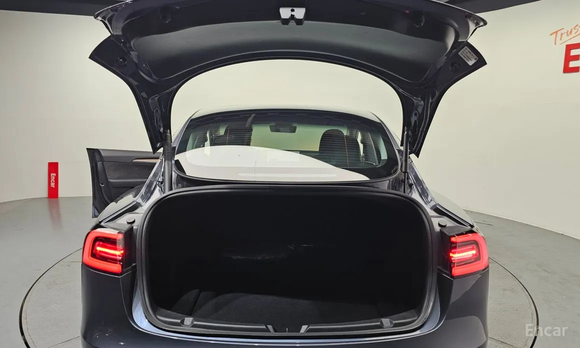 Фото 20 - Tesla Model 3