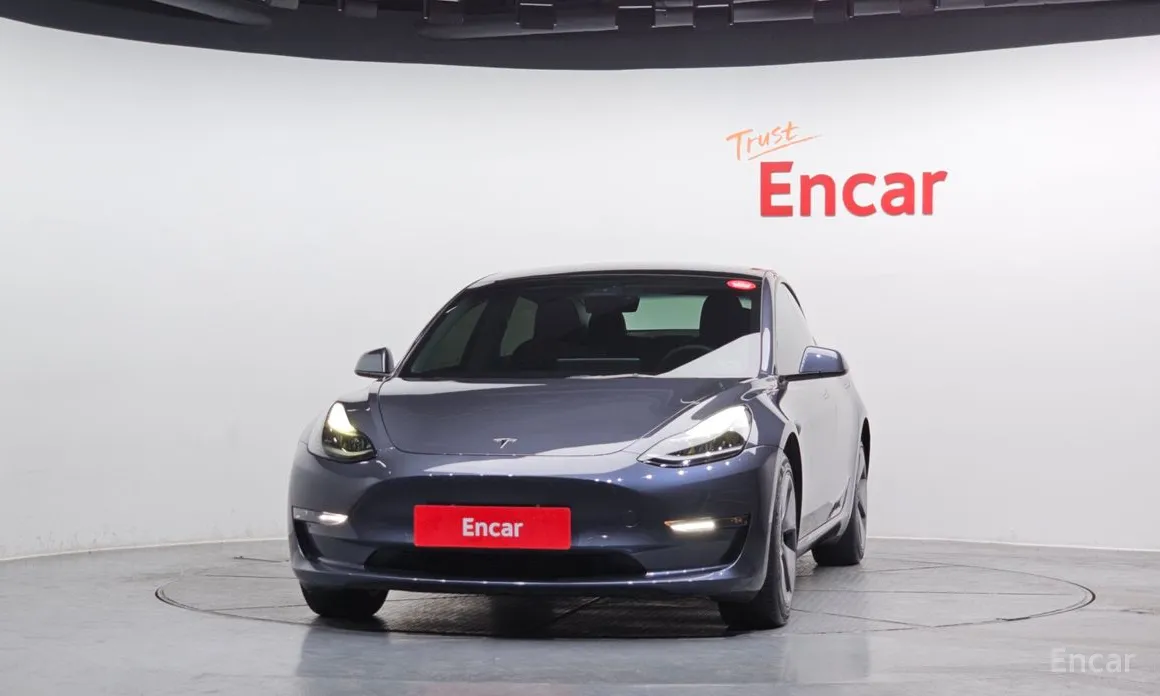 Фото 3 - Tesla Model 3