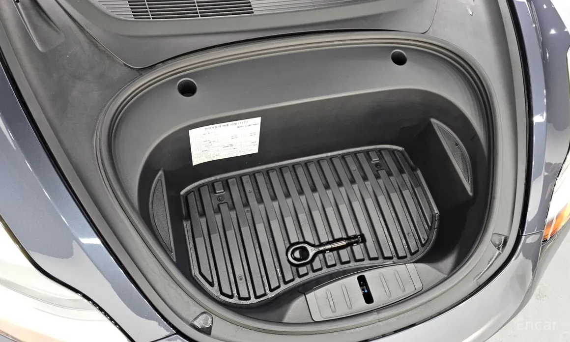 Фото 6 - Tesla Model 3